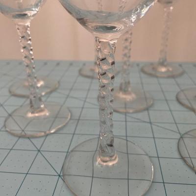 8 dinnerware goblets