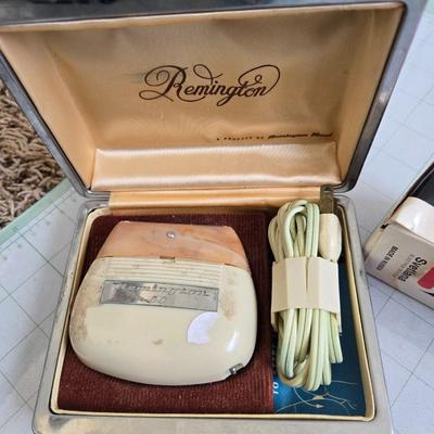 Vintage items lot