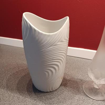 CANDLE HOLDERS AND VASES