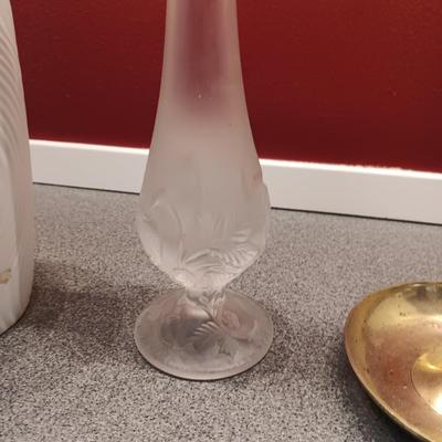 CANDLE HOLDERS AND VASES