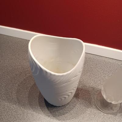 CANDLE HOLDERS AND VASES