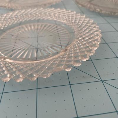 5 diamond cut saucers