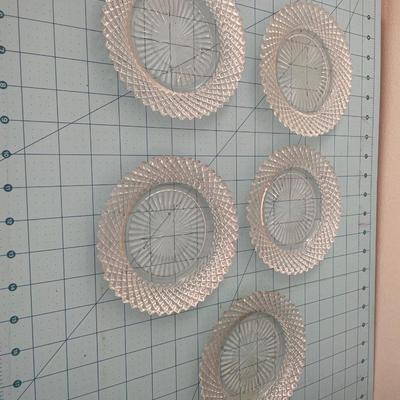 5 diamond cut saucers