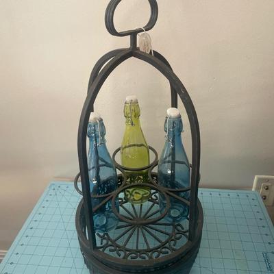 Wine bottle holder