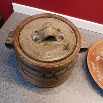 CLAY BEAN POT, MUGS AND A CLAY BIRD FEEDER