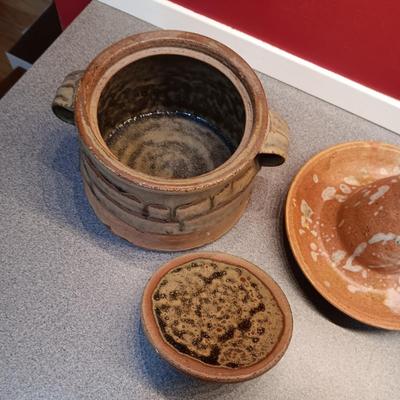 CLAY BEAN POT, MUGS AND A CLAY BIRD FEEDER