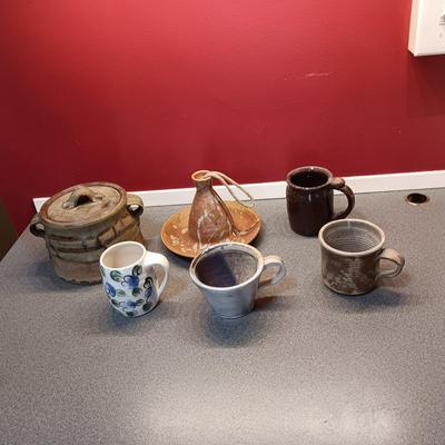CLAY BEAN POT, MUGS AND A CLAY BIRD FEEDER