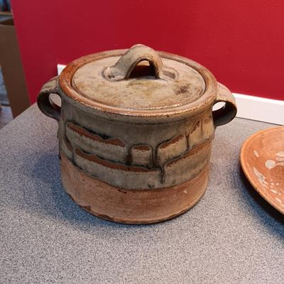 CLAY BEAN POT, MUGS AND A CLAY BIRD FEEDER