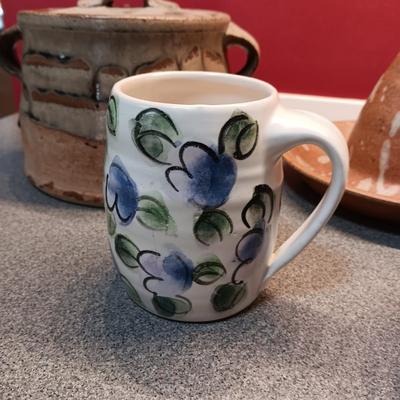 CLAY BEAN POT, MUGS AND A CLAY BIRD FEEDER