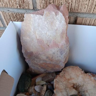 BOX OF SEASHELLS, ROCKS, CRYSTALS ETC