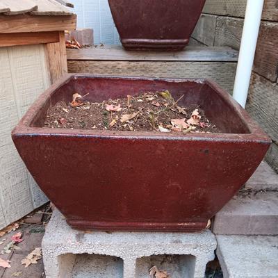 2 CLAY FLOWER POTS