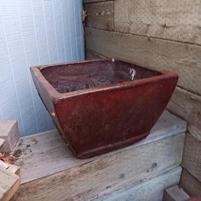 2 CLAY FLOWER POTS