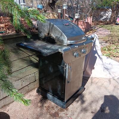 COMMERCIAL INFRARED CHAR-BROIL PROPANE GRILL WITH TANK