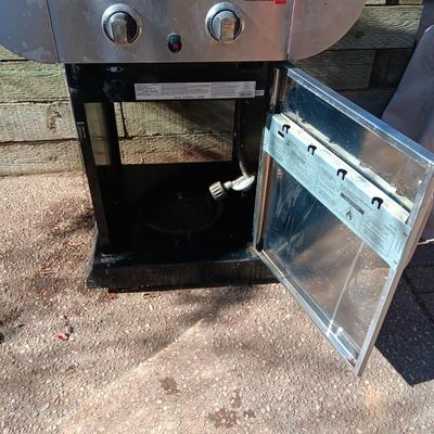 COMMERCIAL INFRARED CHAR-BROIL PROPANE GRILL WITH TANK