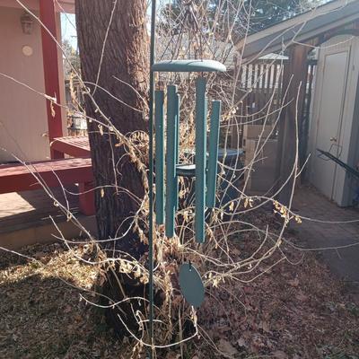 PLEASANT SOUNDING WINDCHIME WITH BIRD PERCHED SHEPHERDS HOOK