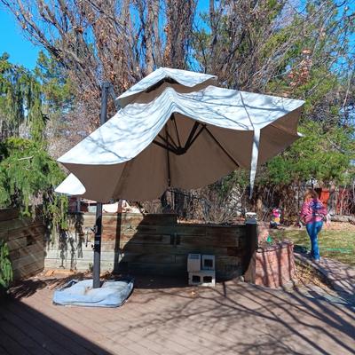 ADJUSTABLE TILT BUTTERFLY FREEDOM UMBRELLA