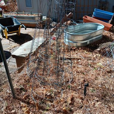 CIRCULAR TOMATO CAGES