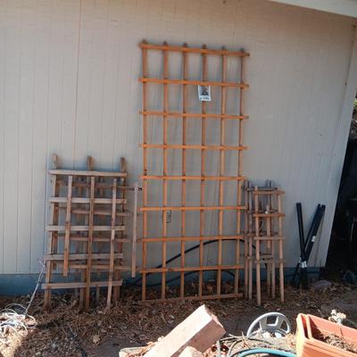3 SIZES OF WOODEN TRELLIS