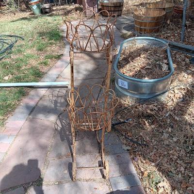 UNIQUE METAL PLANT STAND