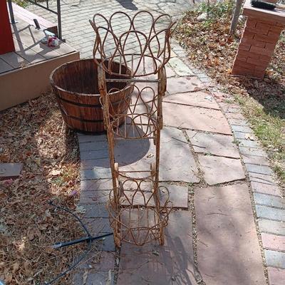 UNIQUE METAL PLANT STAND