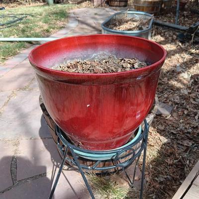 WHISKEY BARREL PLANTER AND PLANT STAND WITH FLOWER POT