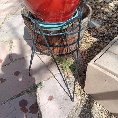WHISKEY BARREL PLANTER AND PLANT STAND WITH FLOWER POT