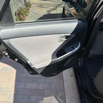 2014 TOYOTA PRIUS HYBRID 4 DOOR HATCHBACK 4-CYL, AUTOMATIC