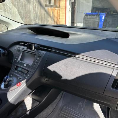 2014 TOYOTA PRIUS HYBRID 4 DOOR HATCHBACK 4-CYL, AUTOMATIC