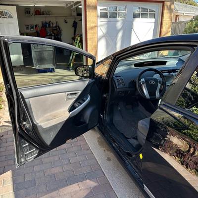 2014 TOYOTA PRIUS HYBRID 4 DOOR HATCHBACK 4-CYL, AUTOMATIC