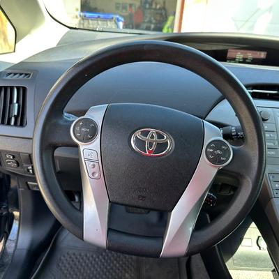2014 TOYOTA PRIUS HYBRID 4 DOOR HATCHBACK 4-CYL, AUTOMATIC