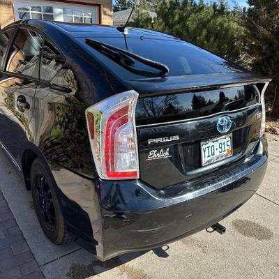 2014 TOYOTA PRIUS HYBRID 4 DOOR HATCHBACK 4-CYL, AUTOMATIC