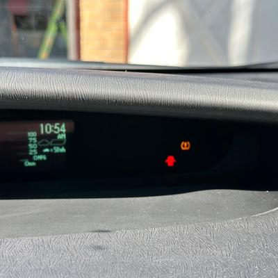 2014 TOYOTA PRIUS HYBRID 4 DOOR HATCHBACK 4-CYL, AUTOMATIC