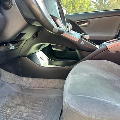 2014 TOYOTA PRIUS HYBRID 4 DOOR HATCHBACK 4-CYL, AUTOMATIC