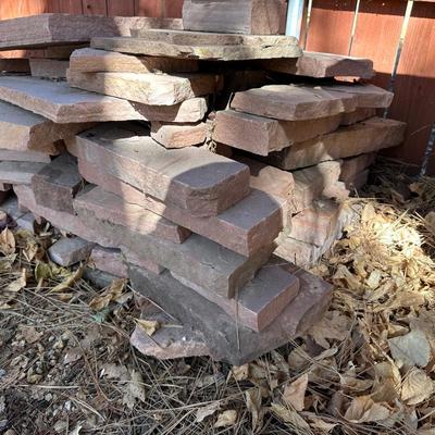 VARIOUS SIZES OF FLAG STONE