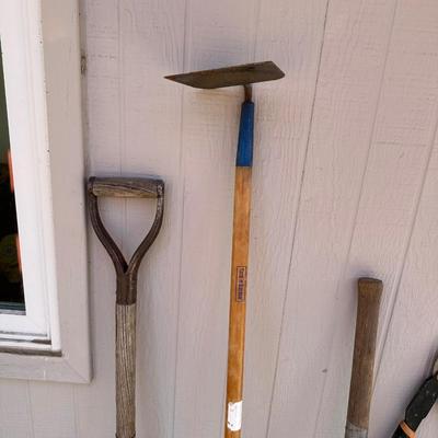 HAND SAW AND YARD TOOLS