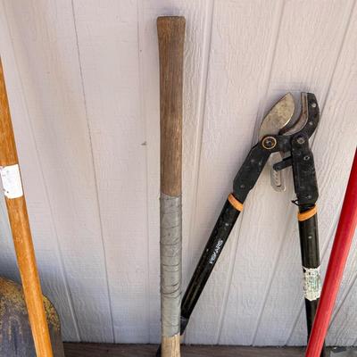 HAND SAW AND YARD TOOLS