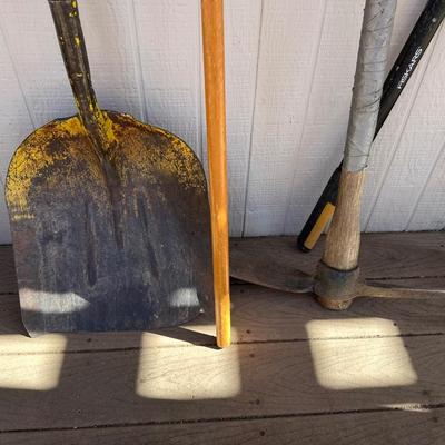 HAND SAW AND YARD TOOLS