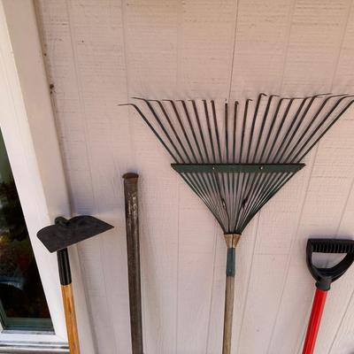 YARD AND GARDEN TOOLS