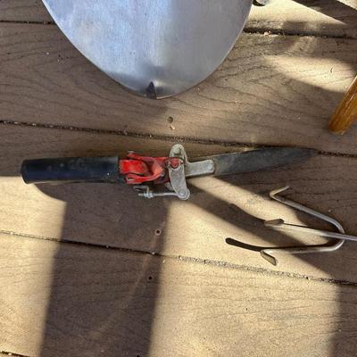HAND SAWS AND YARD TOOLS