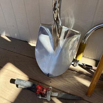 HAND SAWS AND YARD TOOLS