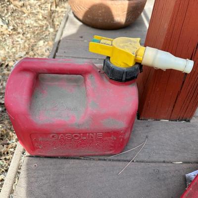HOMELITE SUPER 2 CHAINSAW WITH GAS CAN