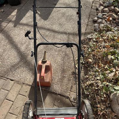 CRAFTSMAN 6.5 - 22" LAWN MOWER WITH GAS CAN