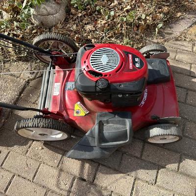 CRAFTSMAN 6.5 - 22" LAWN MOWER WITH GAS CAN