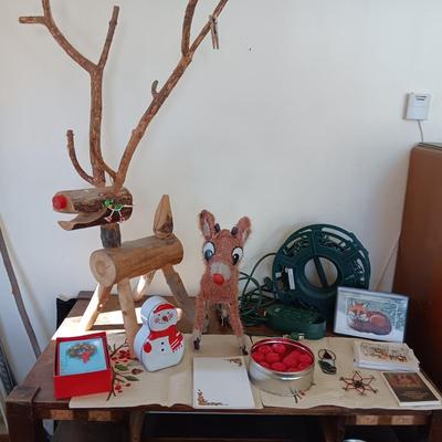 CHRISTMAS DECORATIONS AND GREETING CARDS