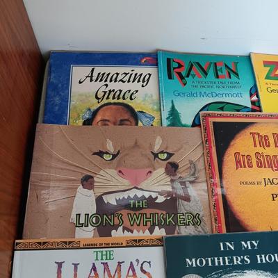 CHILDREN'S BOOKS
