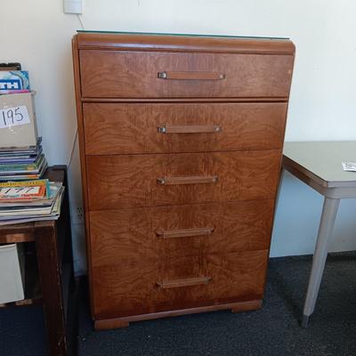 5 CEDAR DRAWER CHEST WITH PROTECTIVE GLASS TOP