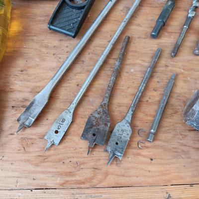 VARIETY OF HAND TOOLS AND BITS
