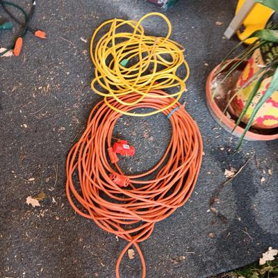 2 EXTENSION CORDS