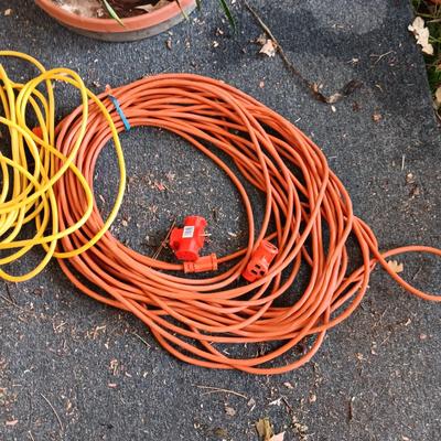 2 EXTENSION CORDS