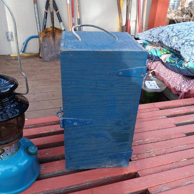 VINTAGE SEARS KEROSENE LANTERN WITH WOODEN BOX